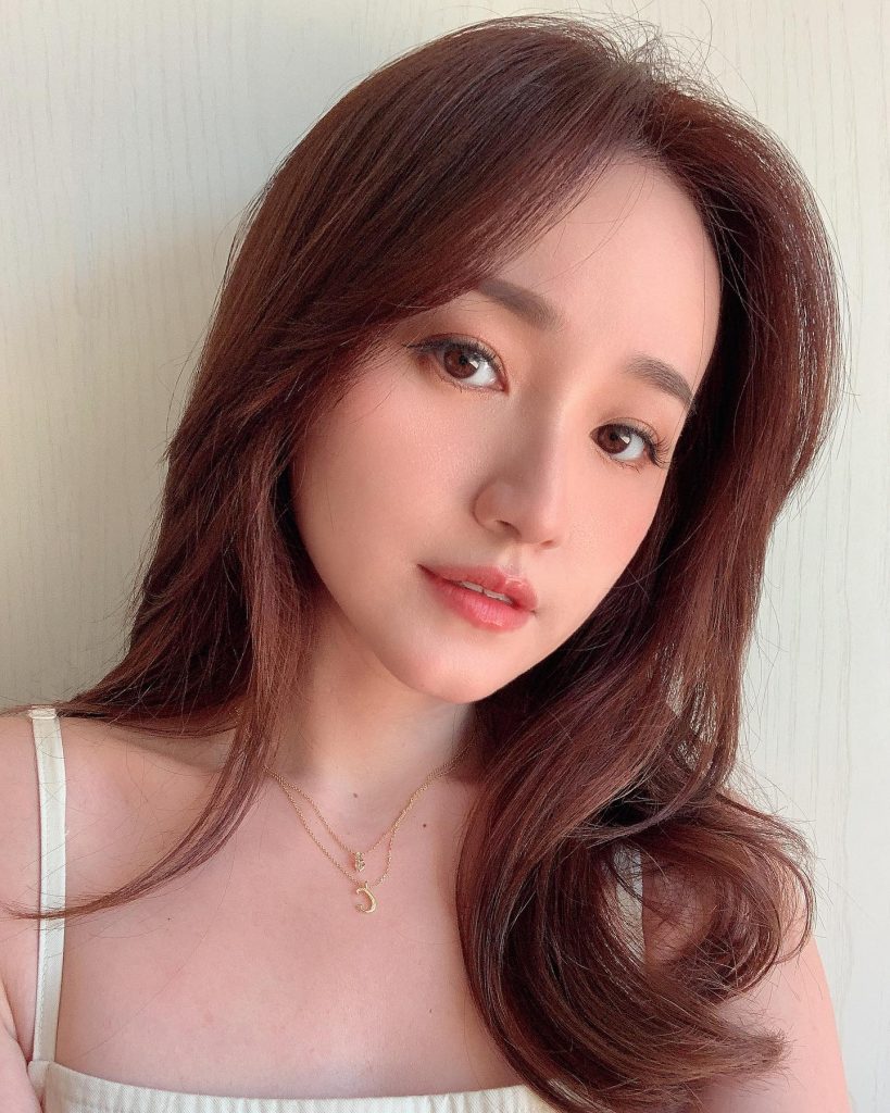 编号DV22 #台湾 中年气质宝妈 少妇 自拍 带娃素材 生活素材 1383张照片+36个视频-套图社区-素材第一站