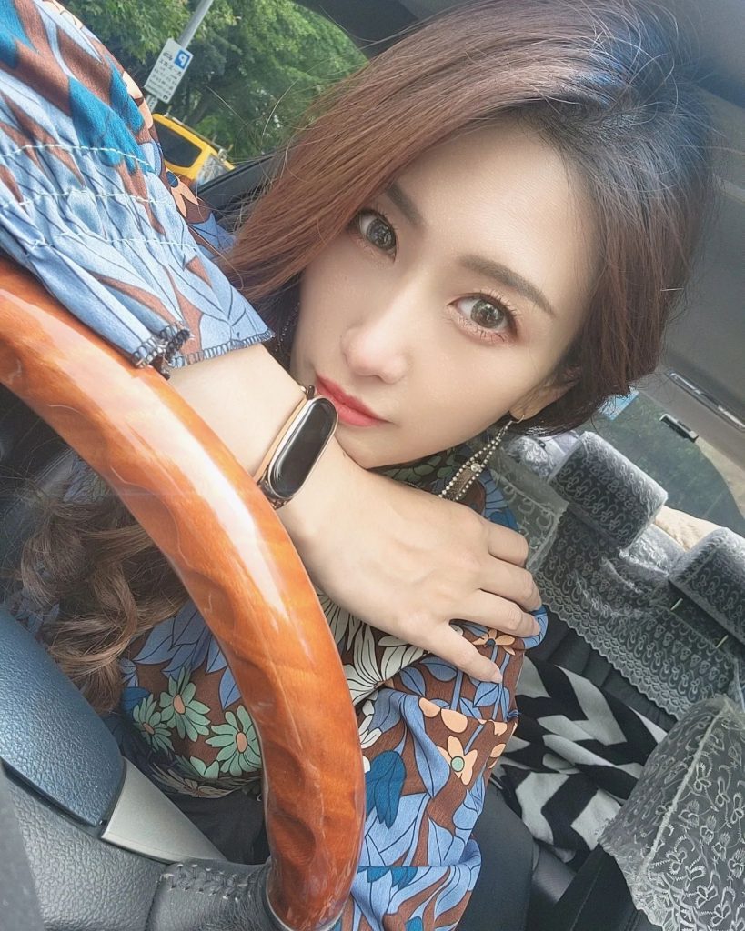 编号AS11 台湾 女子 生活 养猫狗 日常 911张照片+视频23个 《视频比较长》-套图社区-素材第一站