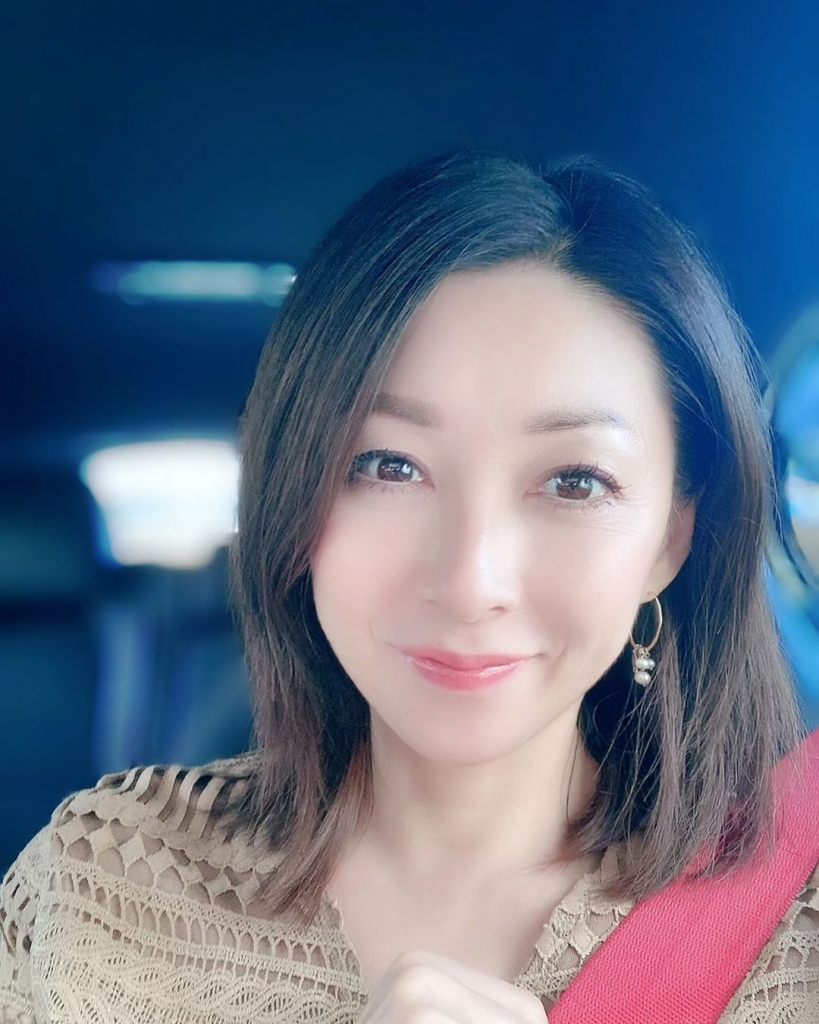 编号L86 #日本 中老年女性 居家自拍的素材为主 自拍照很多 部分视频视频符合虚拟摄 460照片+37视频-套图社区-素材第一站