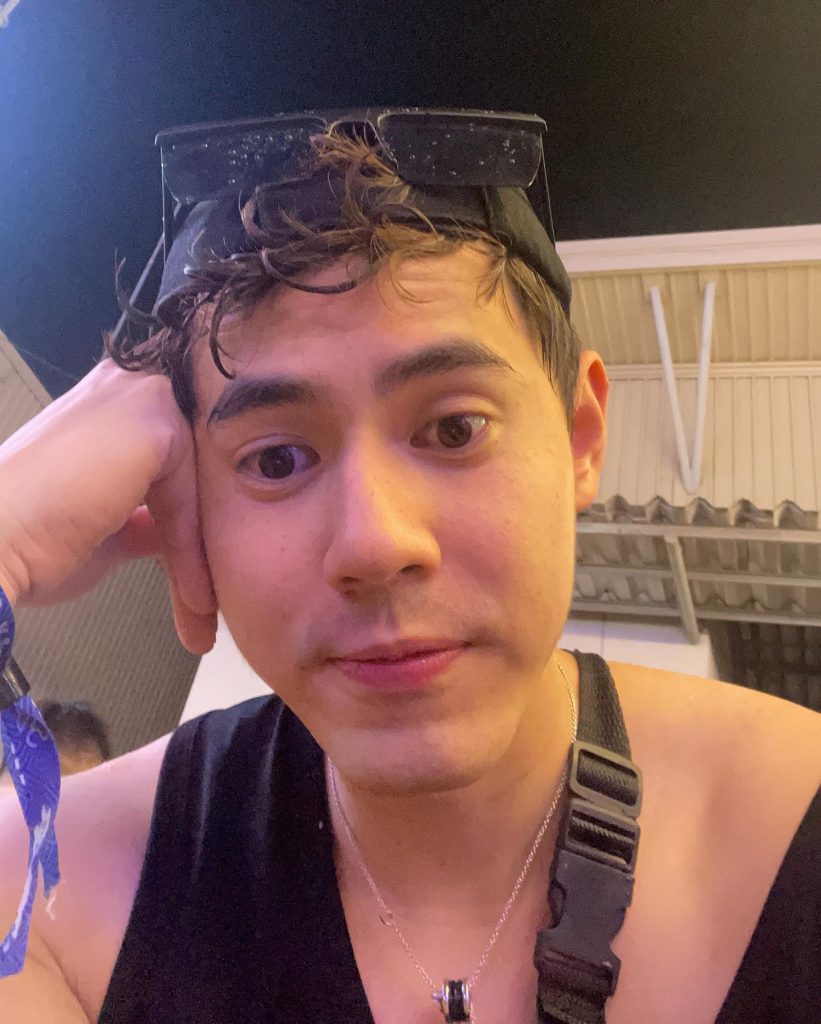 编号A142 #泰国 男子 职业 奔驰4S店 销售员 日常 生活1514张照片+视频273个-套图社区-素材第一站