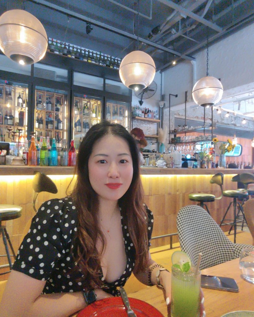 编号GT85 #香港 成熟妇女 宠物 制服 跑步 健身 性感 自拍居多 有和老外拍照
照片2718张+视频100个-套图社区-素材第一站