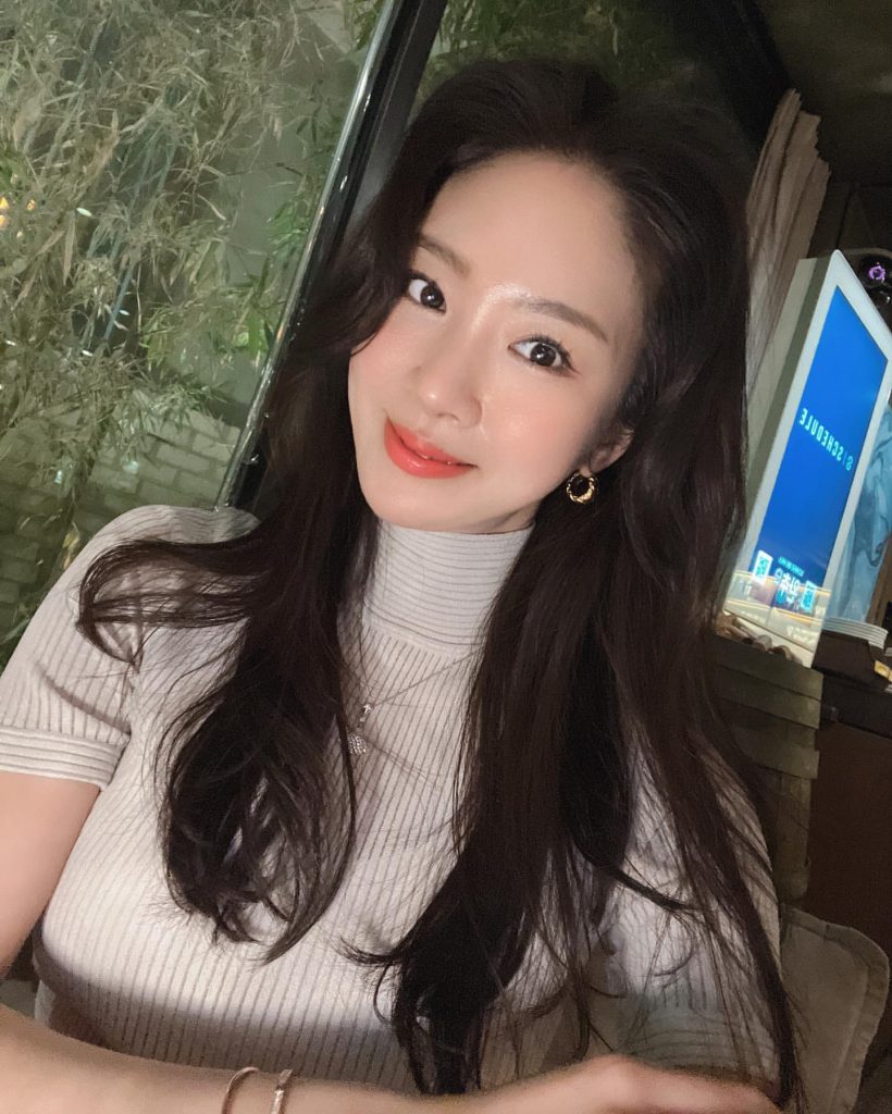 编号i1949 #韩国 高尔夫 生日 红酒 年轻点的小少妇 日常生活 旅游自拍 1949张照片+视频248个-套图社区-素材第一站