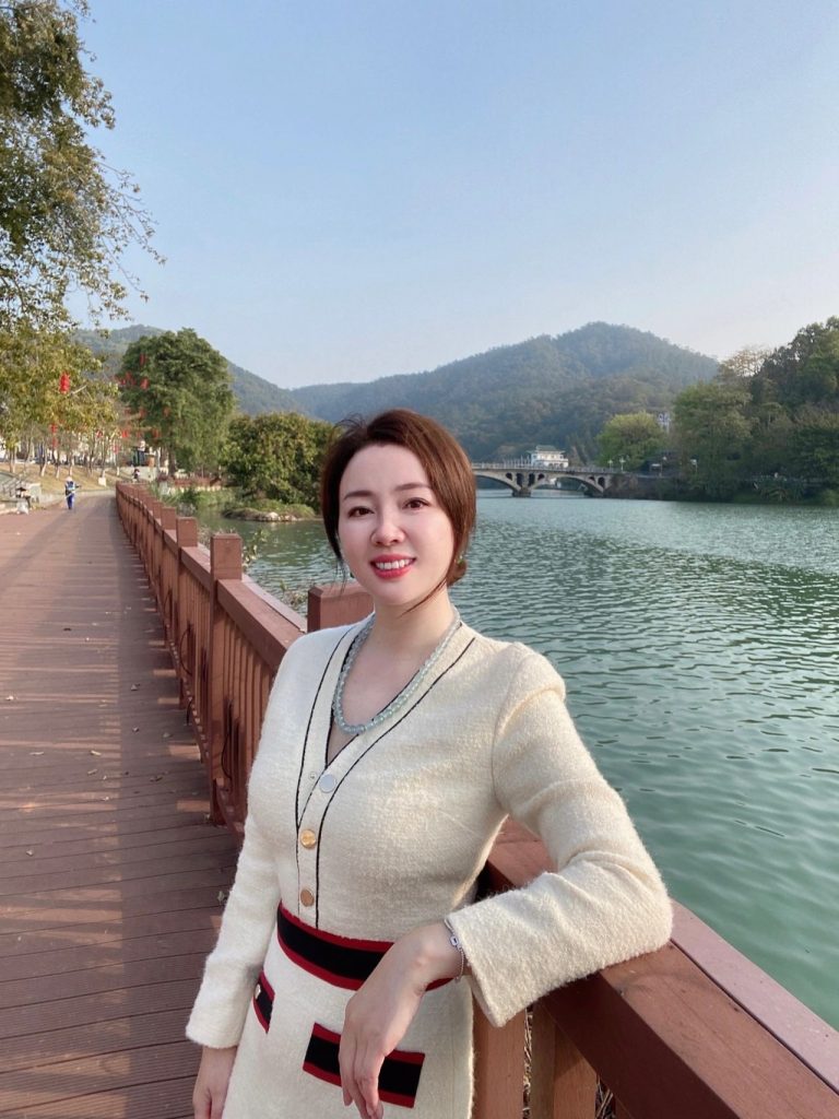 编号MT20 #亚洲女 #富婆  50岁+ 曝光量低朋友合照 生活照 旅游 跑车 室内外照片 自拍照 美食 风景照 512照片+13视频（可更新）-套图社区-素材第一站