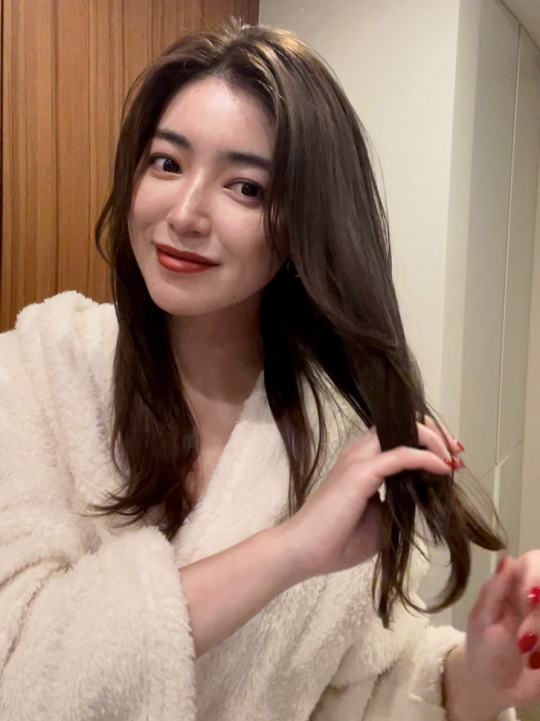 编号FC4 #亚洲女 #国内女 日常生活照自拍照 照片699+视频185-套图社区-素材第一站