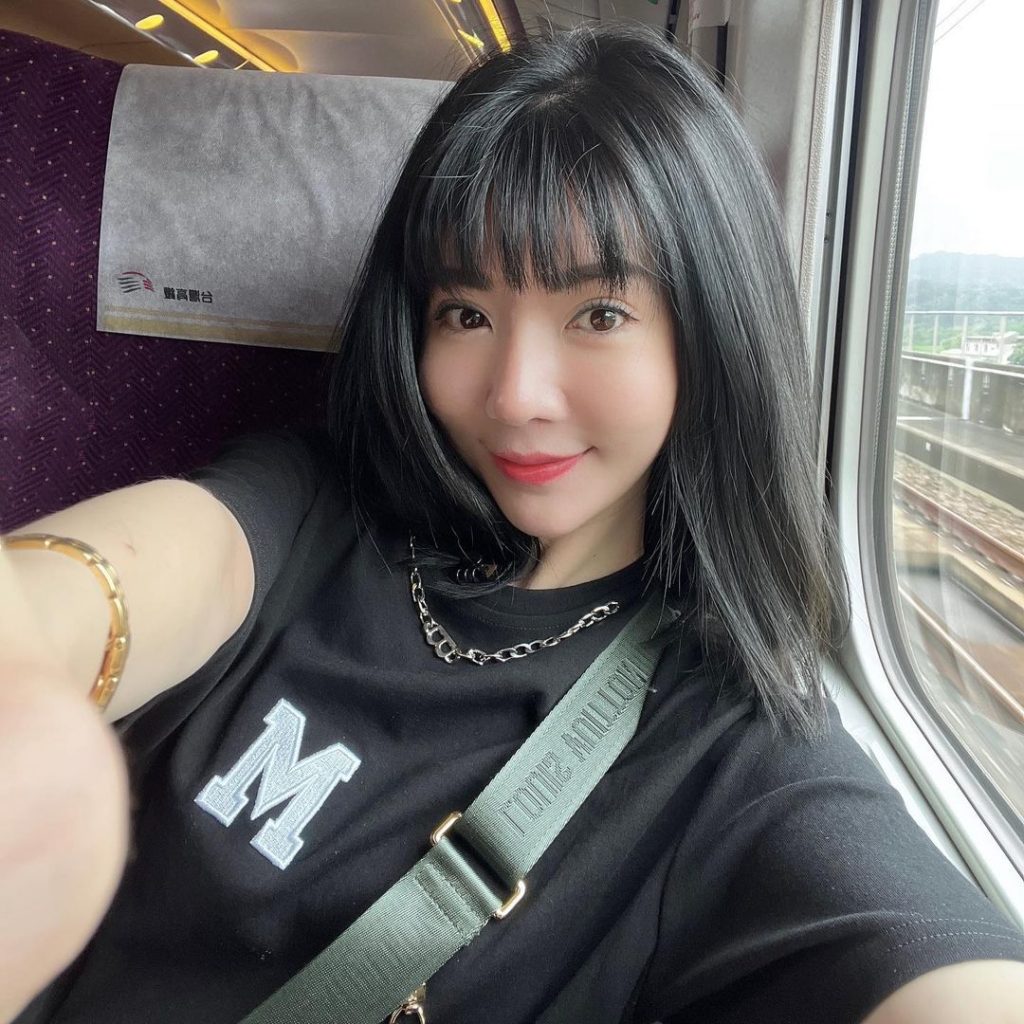 编号FC81 #香港 宝妈 高尔夫 SPA 一儿一女 全家福 健身 照片2053张+视频273个（可更新）-套图社区-素材第一站