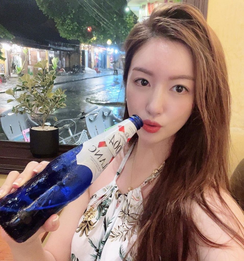 编号FS56 #韩国（高质量）有自拍 有打高尔夫 有聚餐 愉快 照片1839张+视频260个-套图社区-素材第一站