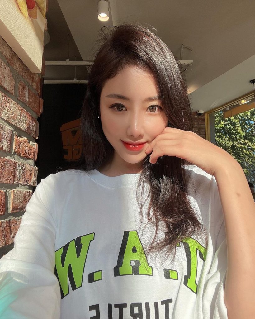 编号FC5 #亚洲女 #韩国 健身 跑步 露营 带口罩 做手工过程 日常生活照 自拍照 照片1671+视频127（可更新）-套图社区-素材第一站