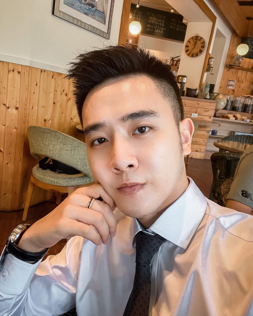 编号A33 #台湾 商务男士 自拍多 984张照片+视频33个《合适虚拟视频》-套图社区-素材第一站