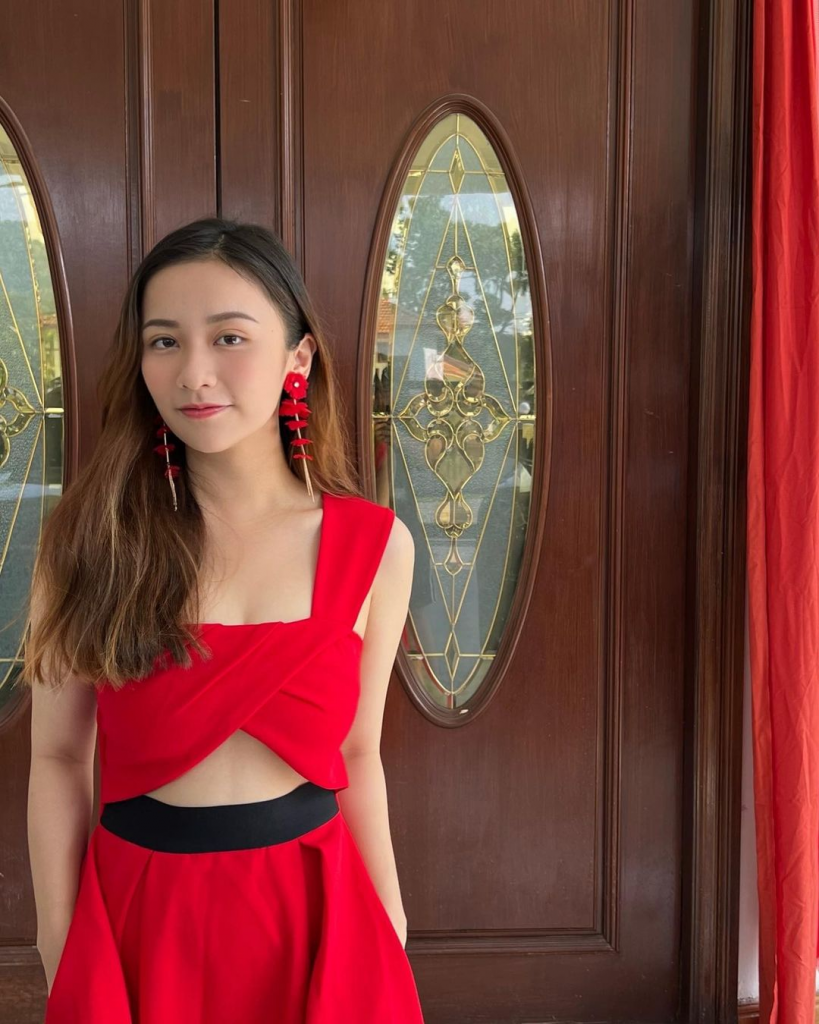 编号FS91 #华裔 #美国  #亚洲女 部分较符合 虚拟摄像头 有办公照   办公室照  风景美食旅游 骑马照片 照片1012张+视频40个（可更新）-套图社区-素材第一站