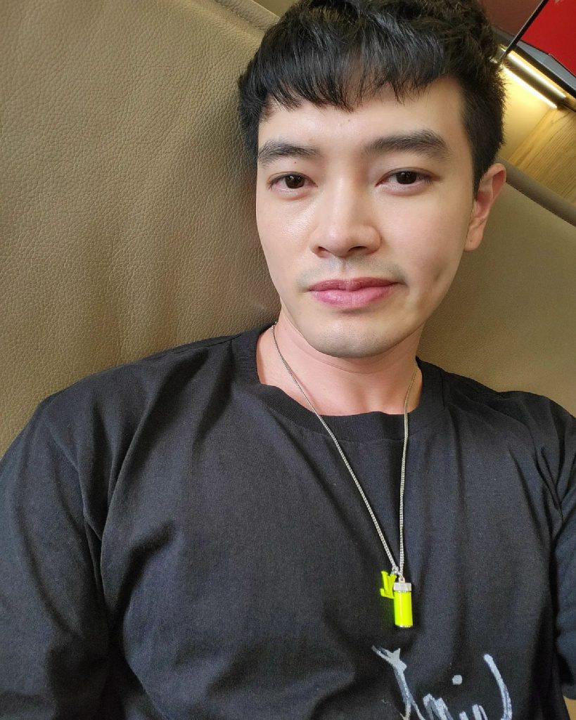 编号F76 #泰国 职业装 正装 高端气质 健身 自拍照 多国旅行 工作照片 朋友合拍 645照片+133视频-套图社区-素材第一站