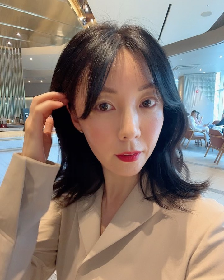 编号MT18 #韩国 宝妈 女儿 曝光量低 成熟少妇 宠物狗 打高尔夫 自拍 有证书真实姓名 睡前美容化妆 2520照片+522视频-套图社区-素材第一站