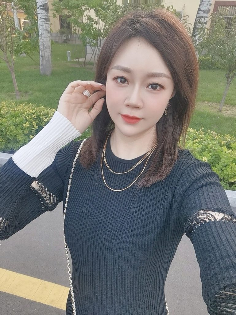 编号FS96 #亚洲女 少妇 有2孩子 自拍居多 有风景 美食旅游自拍 照片328张+视频无（可更新）-套图社区-素材第一站