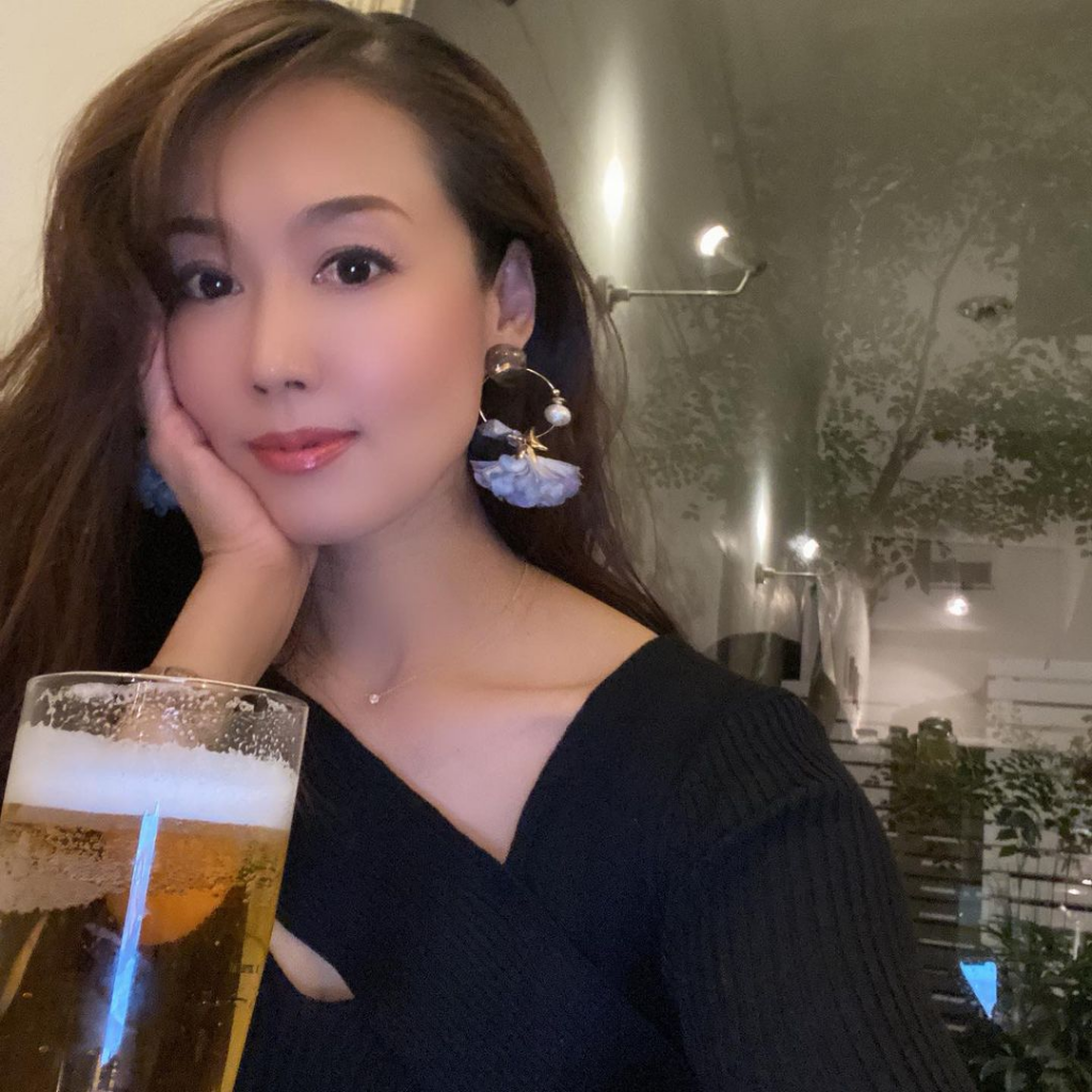 编号L20 #日本 中年成熟女性 居家素材为主 自拍照和自拍视频较多 部分视频适合卡虚拟摄像头 526照片+27视频-套图社区-素材第一站