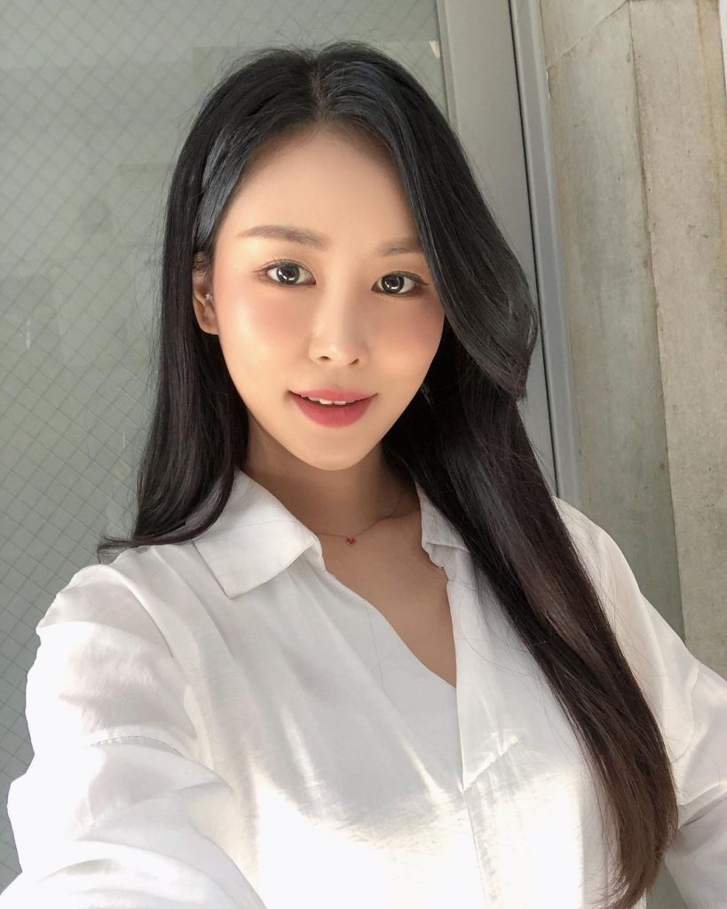 编号FC68 #韩国 正装 高尔夫 照片视频较多 生活照 旅游 室内外照片 自拍照 美食 风景照 宠物《适合虚拟视频》照片2421张+视频198个（可更新）-套图社区-素材第一站