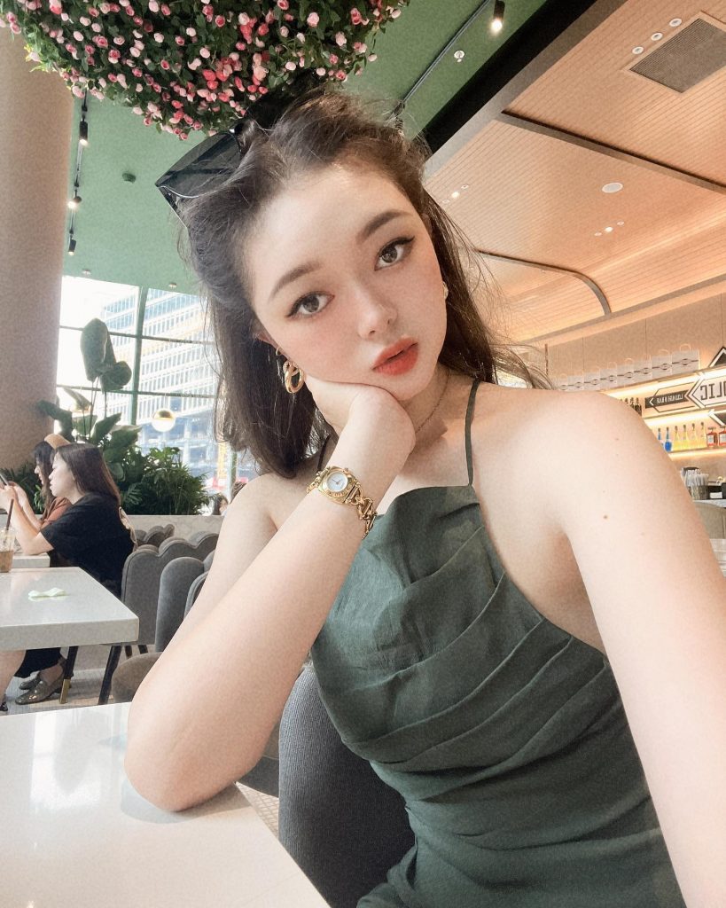 编号MT89 #亚洲女 多地区旅行 舞蹈 曝光量特低 多地区方便使用 较多与亲友的互动合拍 有睡前 舞蹈视频 1830照片+86视频（可更新）-套图社区-素材第一站