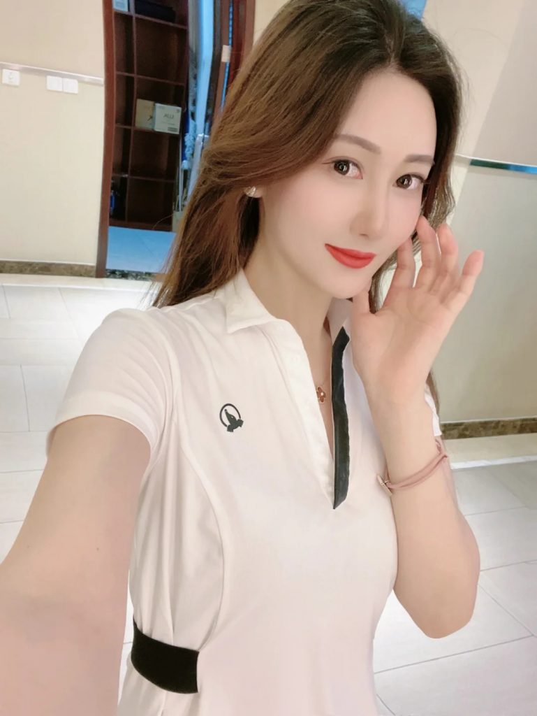 编号HNN40 #亚洲女 富婆 性感 高尔夫 游艇 性感 少妇 旅游 自拍 美食 有小红书账号 照片731+视频85-套图社区-素材第一站