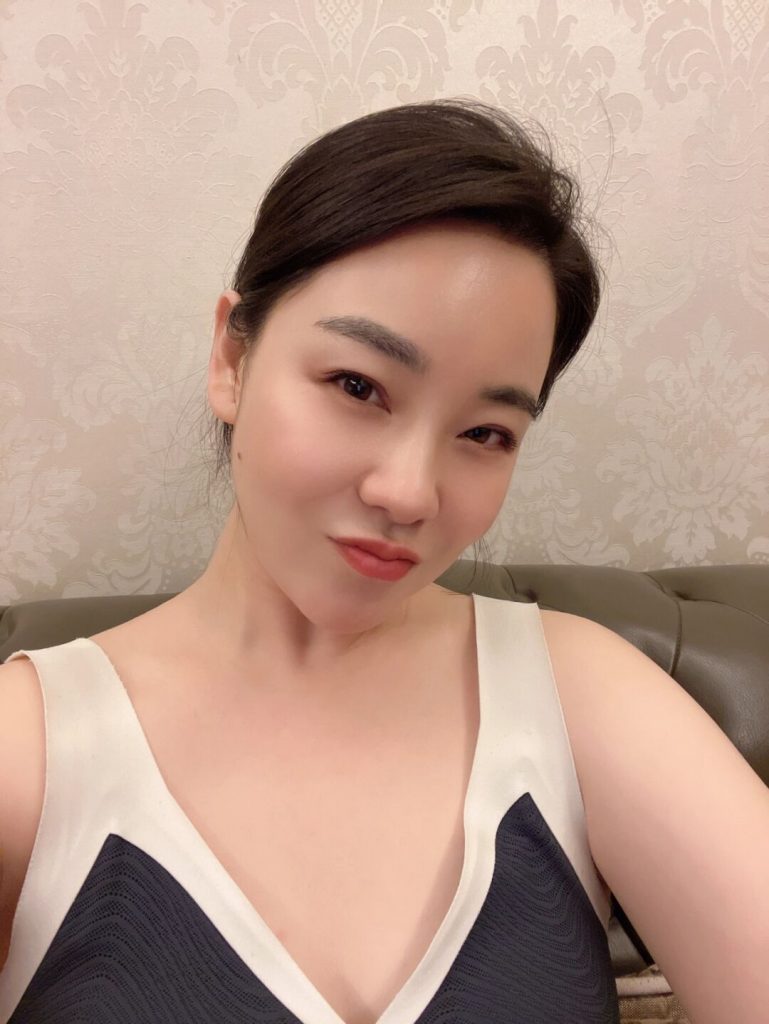 编号FC47 #亚洲女 气质少妇 生活照 旅游 吃喝 自拍照 美食 风景照 野外旅游 有自拍视频《适合虚拟视频》照片382张+视频26个-套图社区-素材第一站