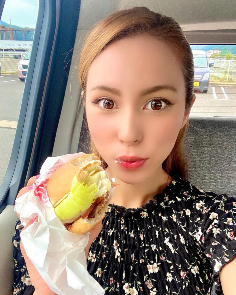 编号L78 #日本 性感小少妇 各类素材很全面 旅行 美食 居家等等都有 自拍照和自拍视频都挺多 部分视频很符合虚拟摄像头 并且粉丝量特别低 不超五千 477照片+46视频-套图社区-素材第一站