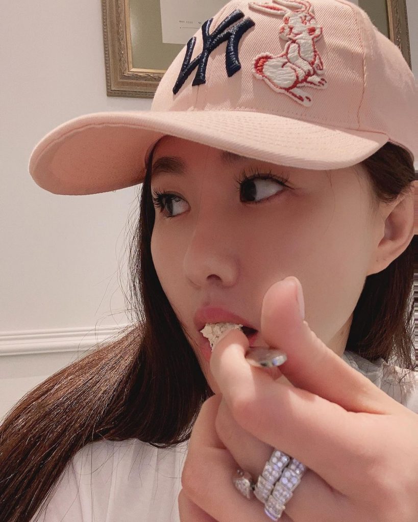 编号FS89 #华裔 #亚洲女 #美国 部分适合虚拟摄像头 有家里 风景 美食 旅游 街拍照片 照片1386张+视频132-套图社区-素材第一站