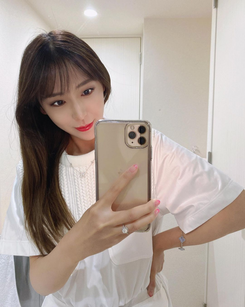 编号L18 #日本 生活水平不错 名车 名表 环境素材都是比较高端的，也有比较性感的照片 548照片+28视频-套图社区-素材第一站