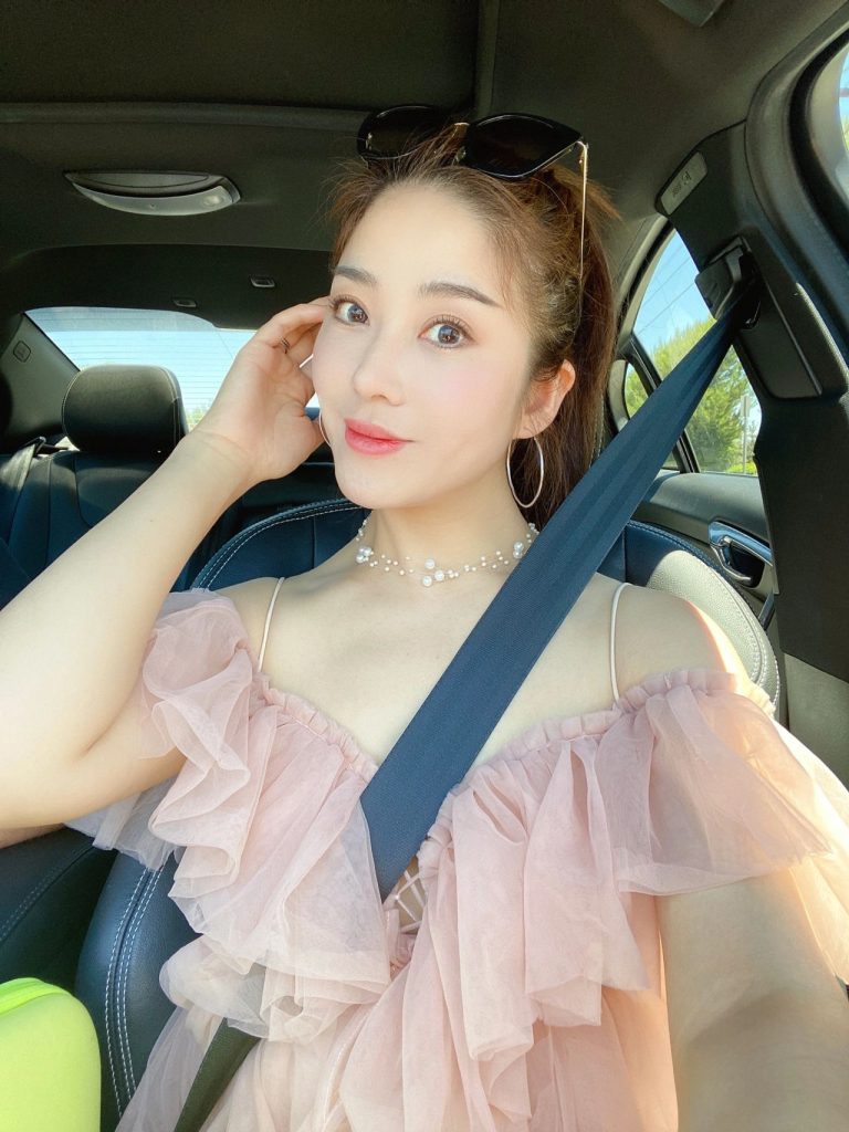 编号FS97 #亚洲女 #华裔 #美国 自拍多 有自拍视频 有车里视频 有风景美食旅游陪孩子玩照片 照片381张+视频49个-套图社区-素材第一站