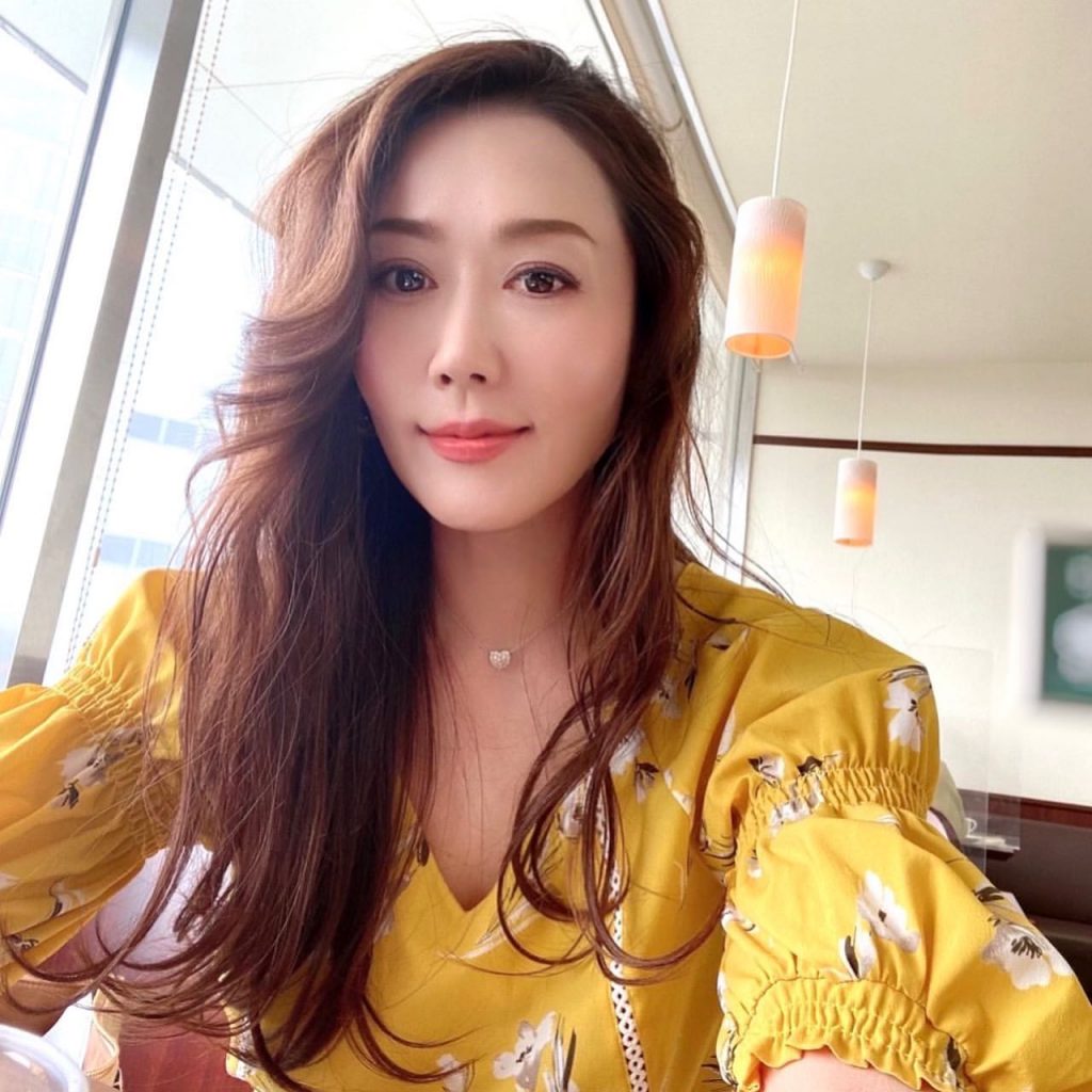 编号PED54 #日本 美容店 曝光量特低 成熟少妇很有韵味 打高尔夫 睡前自拍 多个自拍视频 适合卡虚拟视频 有照片适合做手持 1318照片+73视频-套图社区-素材第一站