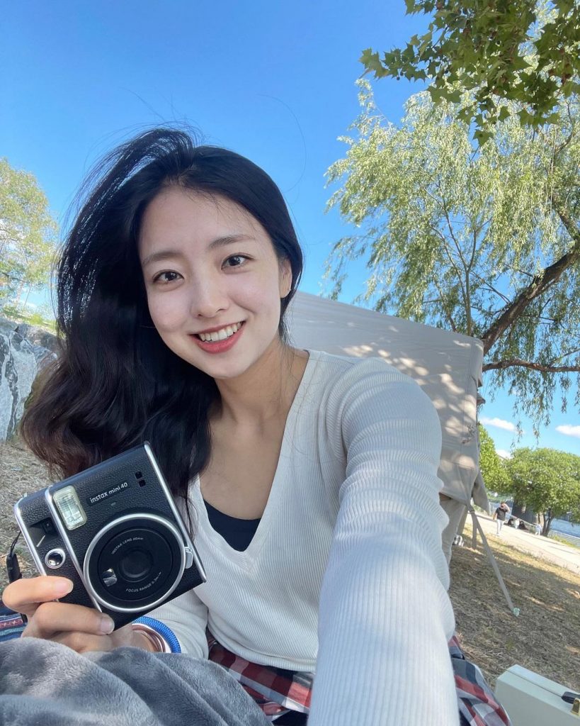 编号ED75 #韩国 曝光量低 自拍照多 生活素材 1638照片+68视频（可更新）-套图社区-素材第一站