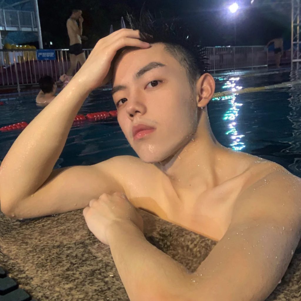 编号hnm27 #亚洲 气质男 日常生活照885+68个视频-套图社区-素材第一站